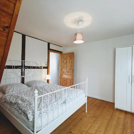 Rosenhaus Der Wasserburg Gielow