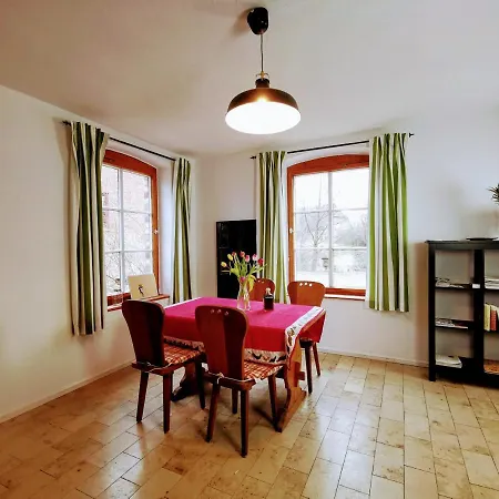 Rosenhaus Der Wasserburg